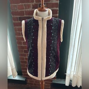 Kimchi & Blue - Floral Patterned Vest with Sherpa Lining, embroidery